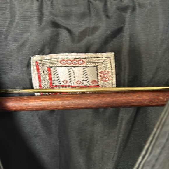 ADA black leather women’s vest. Size Small. Two pockets in front. - Picture 2 of 11